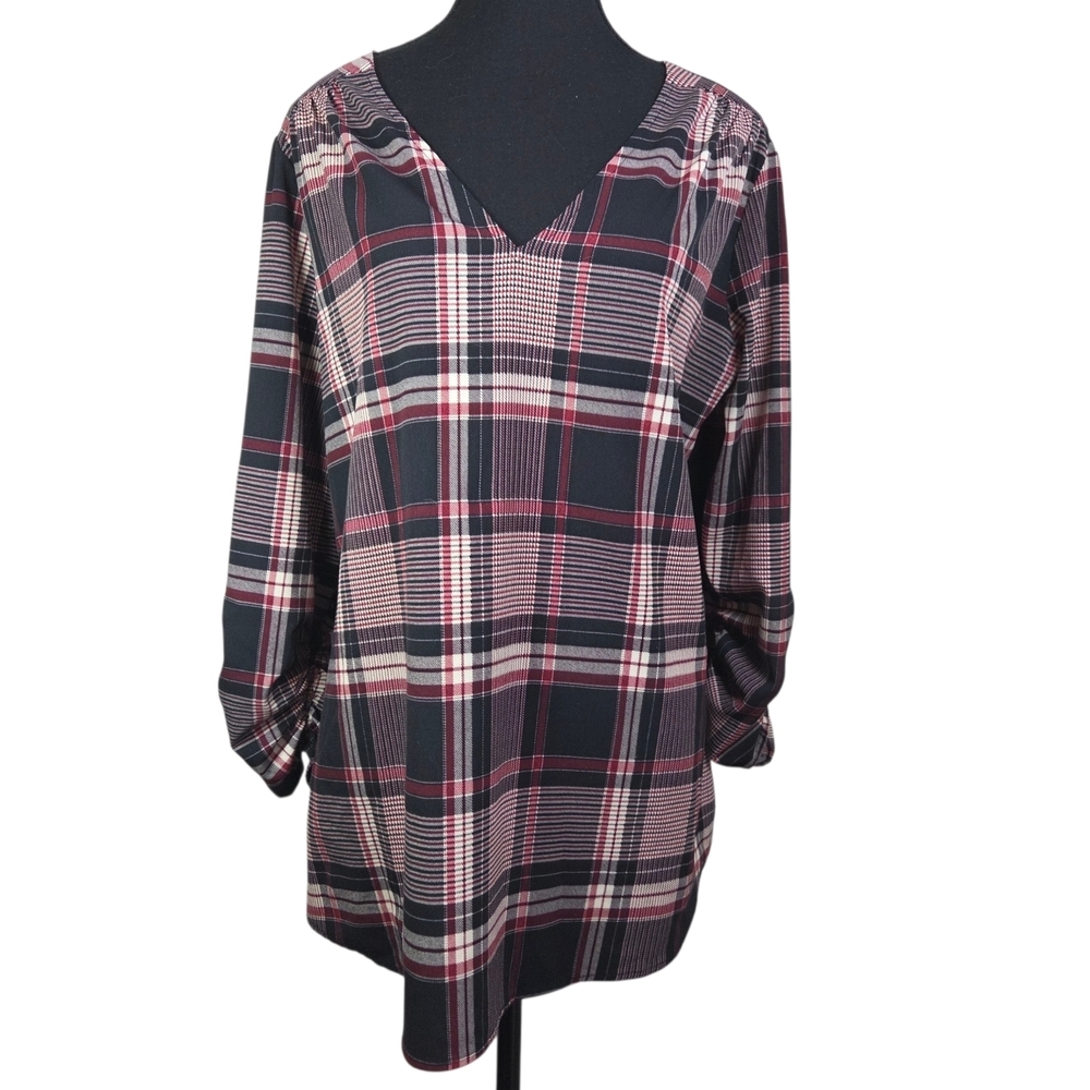 ⭐️Le Chateau Black and Red Plaid V Neck Blouse With Ruched Sleeves Size XL